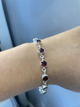 PULSEIRA EM PRATA E PEDRAS NATURAIS REDONDAS