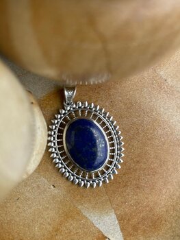 PINGENTE DE PRATA DE BALI COM PEDRA OVAL