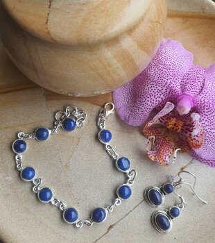 PULSEIRA DE PRATA COM PEDRAS REDONDAS
