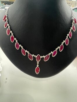 COLAR DE PRATA COM RUBI INDIANO, NAVETES