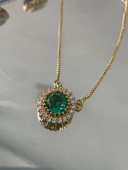 CONJUNTO FOLHEADO OURO, REDONDO CRISTAL VERDE, CRAVEJADO EM VOLTA