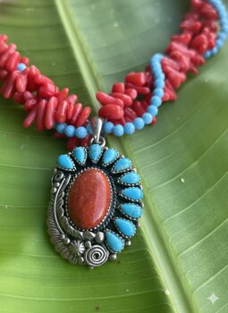 COLAR CORAL GALHOS E TURQUESA ARIZONA BOLINHA COM PINGENTE