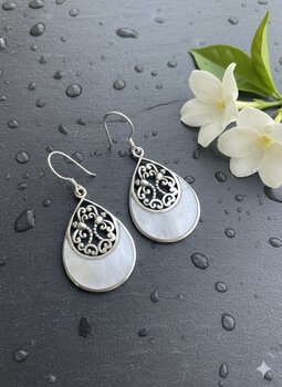 BRINCO DE PRATA BOHO, ANZOL MADRE GOTA COM ARABESCO