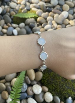 PULSEIRA DE PRATA, BOTÕES DE MADREPEROLA