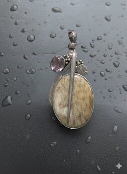 PINGENTE PRATA ENV. OVAL JASPE MADEIRA COM AMETISTA OVAL