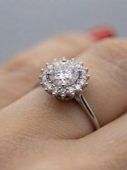 ANEL DE PRATA COM ZIRCONIA NUMERAÇÃO 19